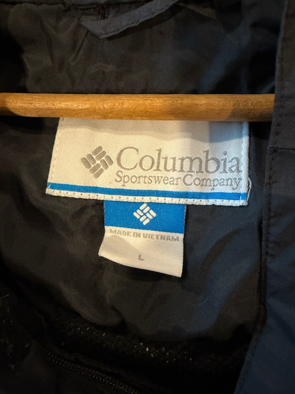 Columbia rain jacket - Picture 3 of 3